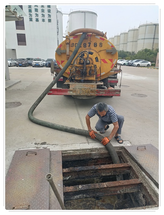 贞丰隔油池清掏